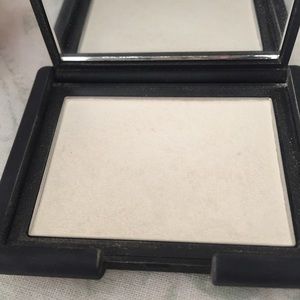 NARS Albatross Highlighter